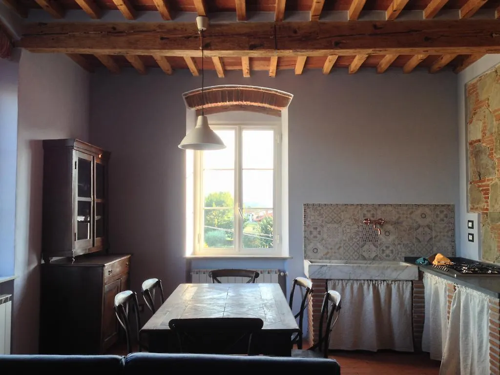 Apartment Casa De Servi Lucca Italy